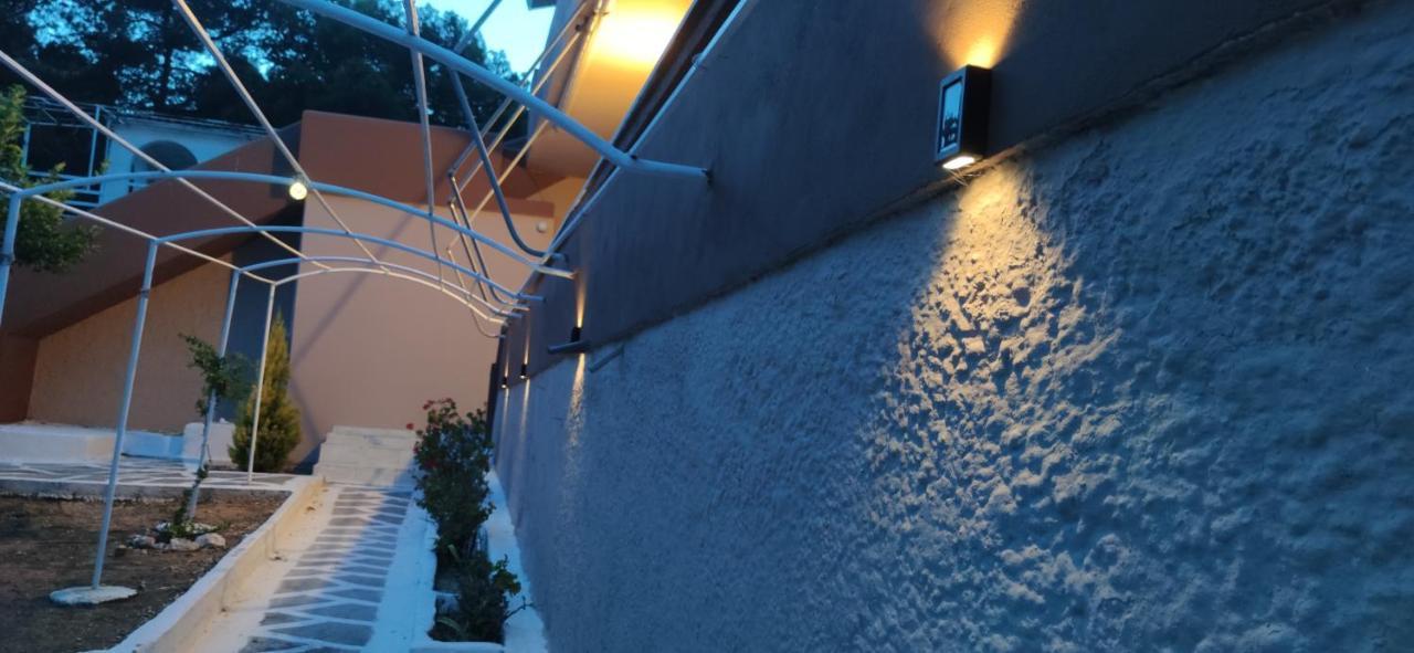 Penthouse Studio Next To The Sea Salamís Exterior foto